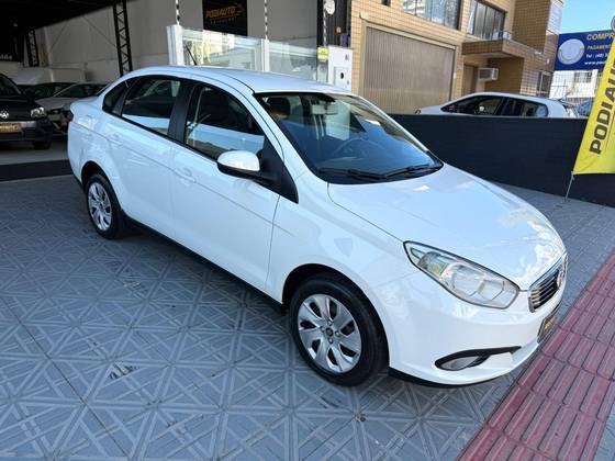 FIAT GRAND SIENA 1.4 MPI ATTRACTIVE 8V FLEX 4P MANUAL FIAT GRAND SIENA 1.4 MPI ATTRACTIVE 8V FLEX 4P MANUAL